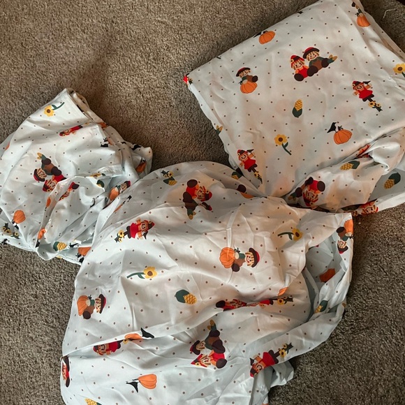 Kids bedroom items, details in description - Picture 2 of 4